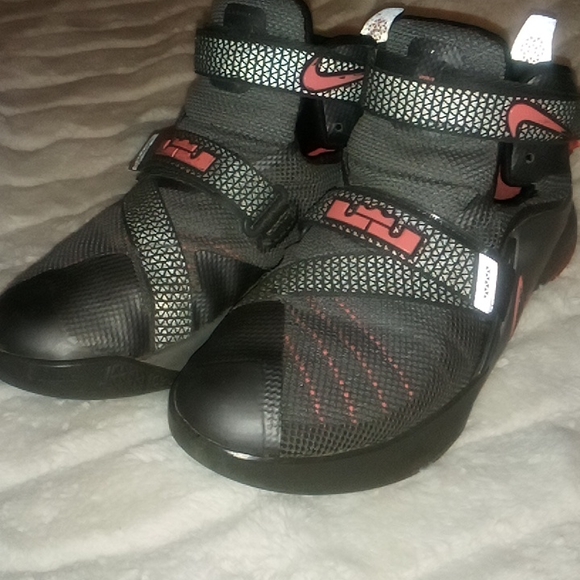 Lebron James Soldiers - Picture 2 of 6